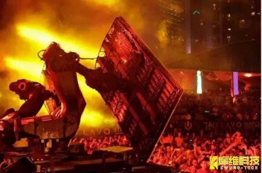 租賃機械臂+LED屏幕教科書般的表演